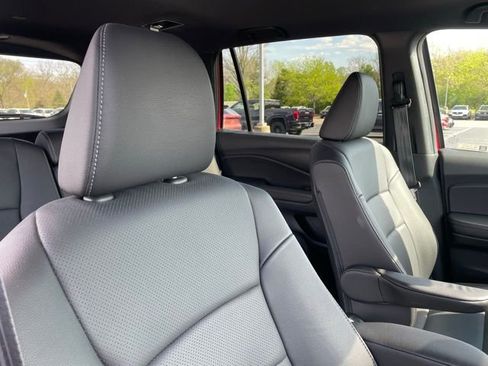 Used 2023 Honda Passport EX-L image 7