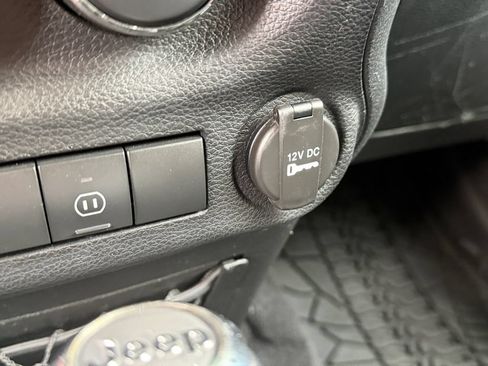Used 2012 Jeep Wrangler Unlimited Sahara w/ Dual Top Group AWD/4WD image 26