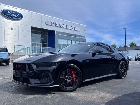 Used 2025 Ford Mustang GT Premium RWD image 1