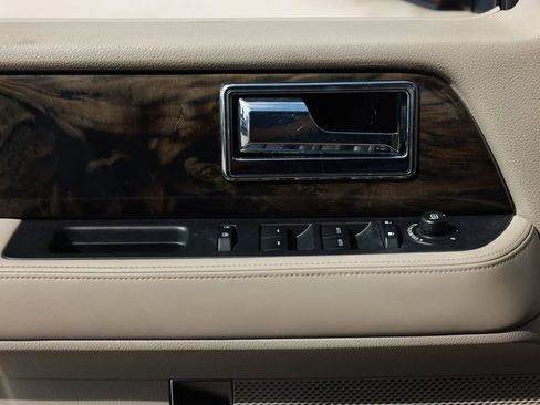 Used 2015 Lincoln Navigator L 2WD image 46