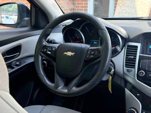 Used 2015 Chevrolet Cruze LT FWD image 25