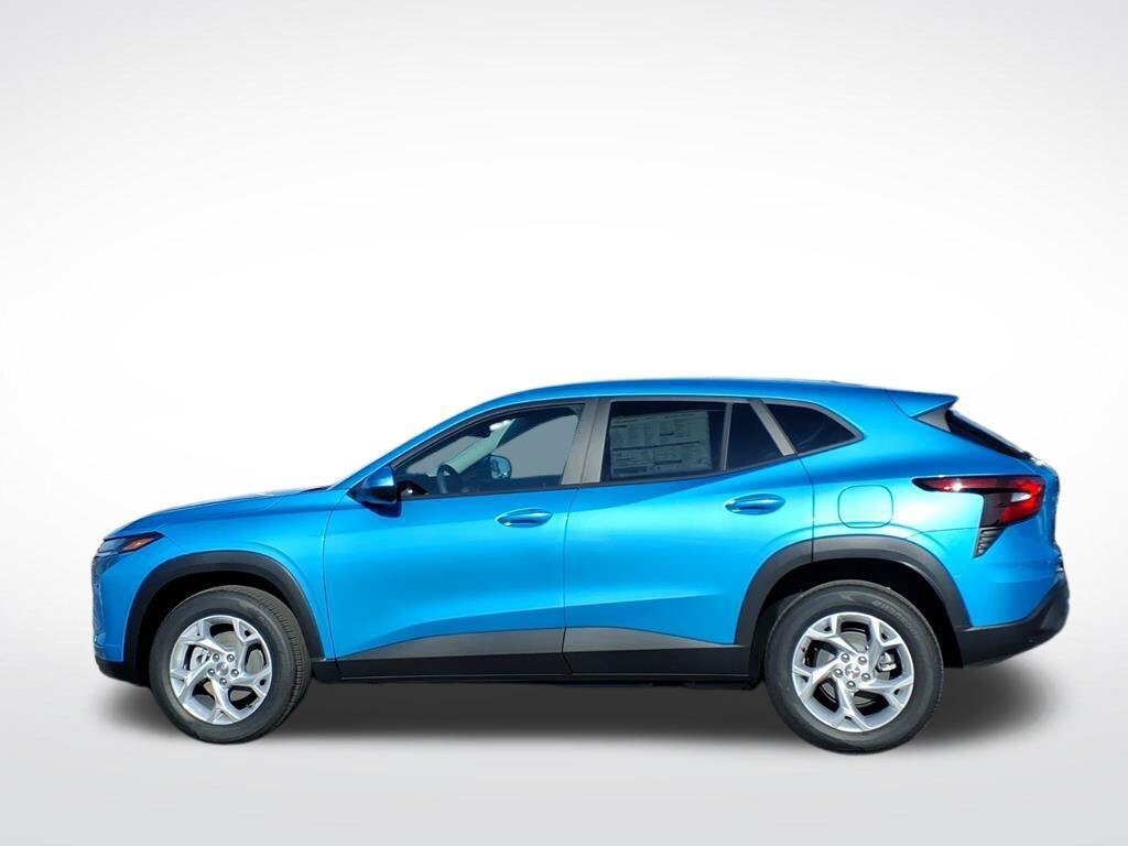 New 2026 Chevrolet Trax LS w/ LS Convenience Package FWD image 7