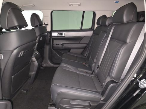 Used 2025 Hyundai Santa Fe SEL FWD image 11