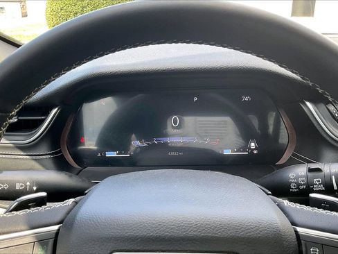 Certified 2023 Jeep Grand Cherokee Altitude image 11