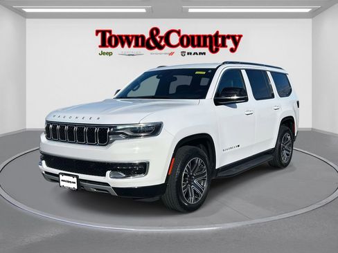 Certified 2024 Jeep Wagoneer Series II image 3