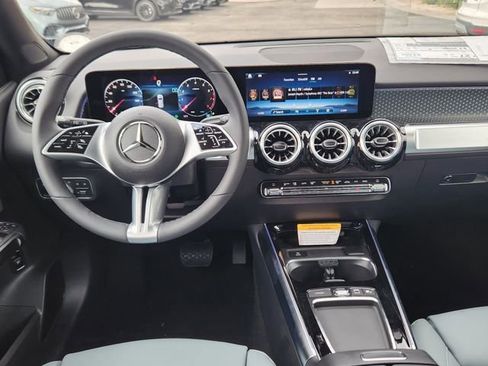 Used 2026 Mercedes-Benz GLB 250 4MATIC image 13