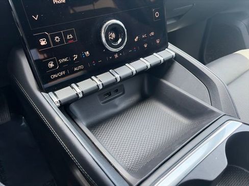 Used 2025 GMC Terrain Elevation w/ Elevation Premium Package AWD/4WD image 19