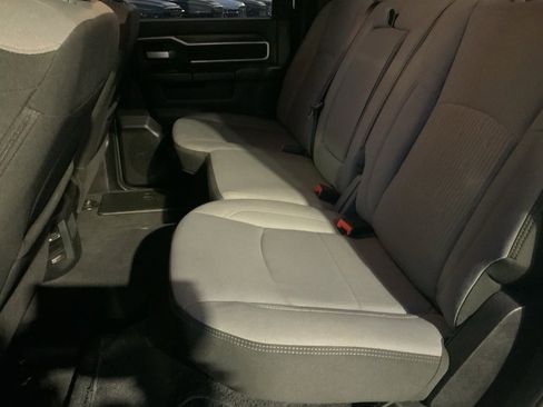 Used 2024 RAM 3500 Big Horn image 17