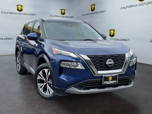 Used 2023 Nissan Rogue SV FWD image 3