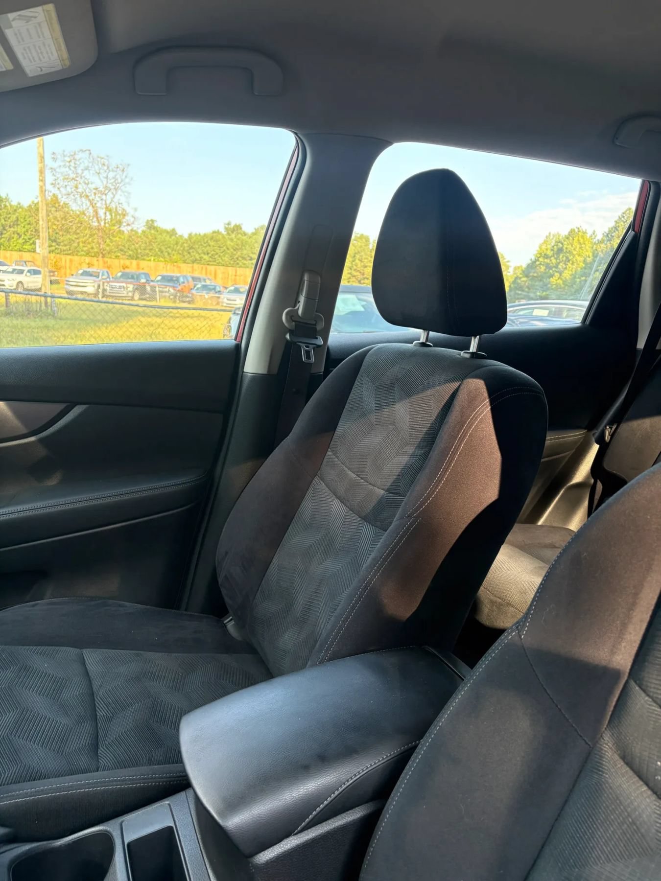 Used 2016 Nissan Rogue S AWD/4WD image 11