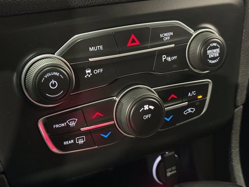 Used 2021 Dodge Charger SXT w/ Leather Interior Group image 38