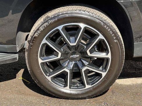 Used 2025 Chevrolet Suburban RST w/ Comfort Package AWD/4WD image 9