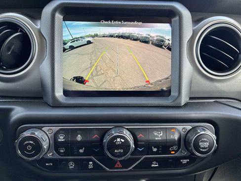 Used 2022 Jeep Wrangler Unlimited Sport AWD/4WD image 23