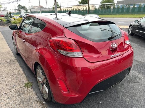 Used 2013 Hyundai Veloster w/ Style Pkg FWD image 3