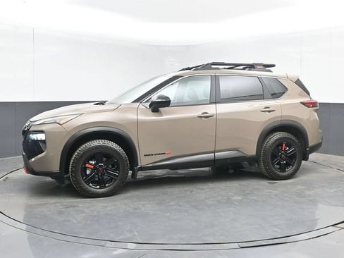 Used 2025 Nissan Rogue SV AWD/4WD image 6