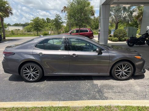 Used 2023 Toyota Camry XLE FWD image 3