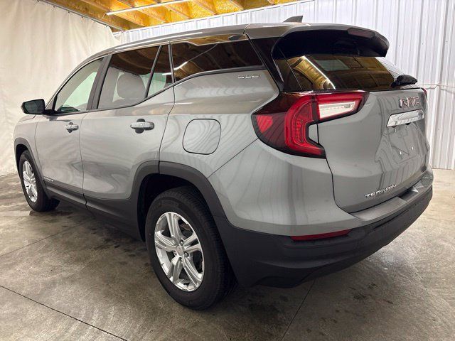 Used 2024 GMC Terrain SLE FWD image 7