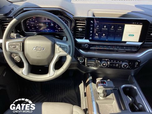 Used 2026 Chevrolet Silverado 1500 LT Trail Boss w/ LT Trail Boss Premium Package AWD/4WD image 16