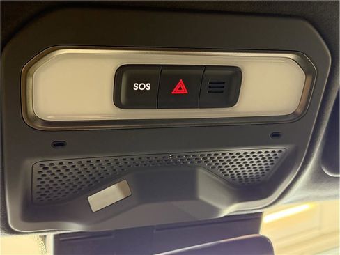 Used 2022 Rivian R1T Adventure image 26