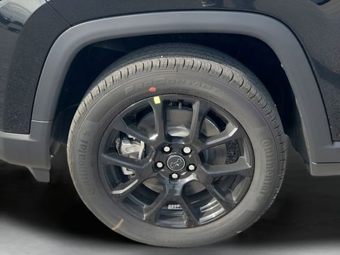 New 2026 Jeep Compass Latitude AWD/4WD image 17