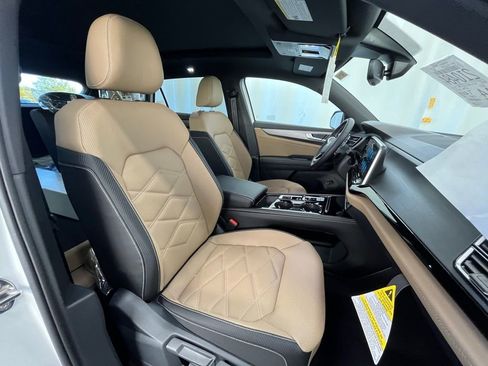 New 2026 Volkswagen Atlas Cross Sport SE image 12