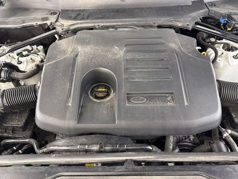 Used 2023 Land Rover Discovery S R-Dynamic AWD/4WD image 17