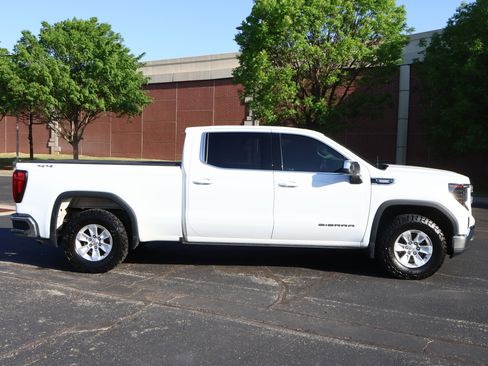 Used 2023 GMC Sierra 1500 SLE AWD/4WD image 32