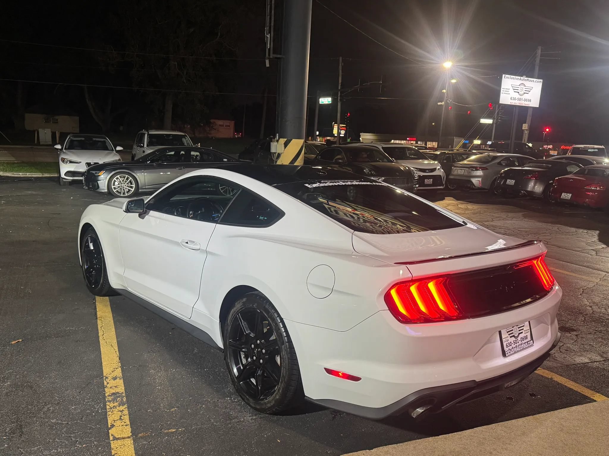 Used 2020 Ford Mustang Coupe w/ Black Accent Package RWD image 5