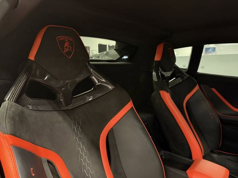 Used 2023 Lamborghini Huracan Tecnica image 14