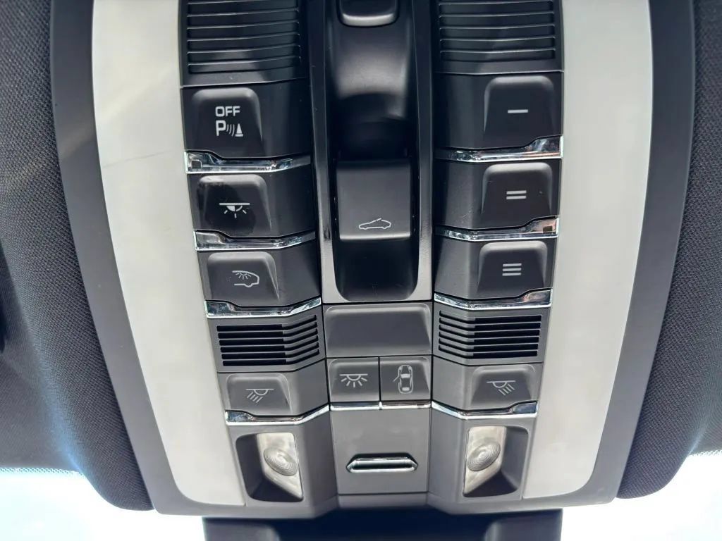 Used 2017 Porsche Macan S AWD/4WD image 24