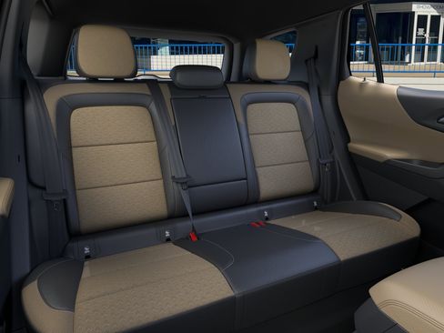 New 2026 Chevrolet Equinox ACTIV FWD image 17