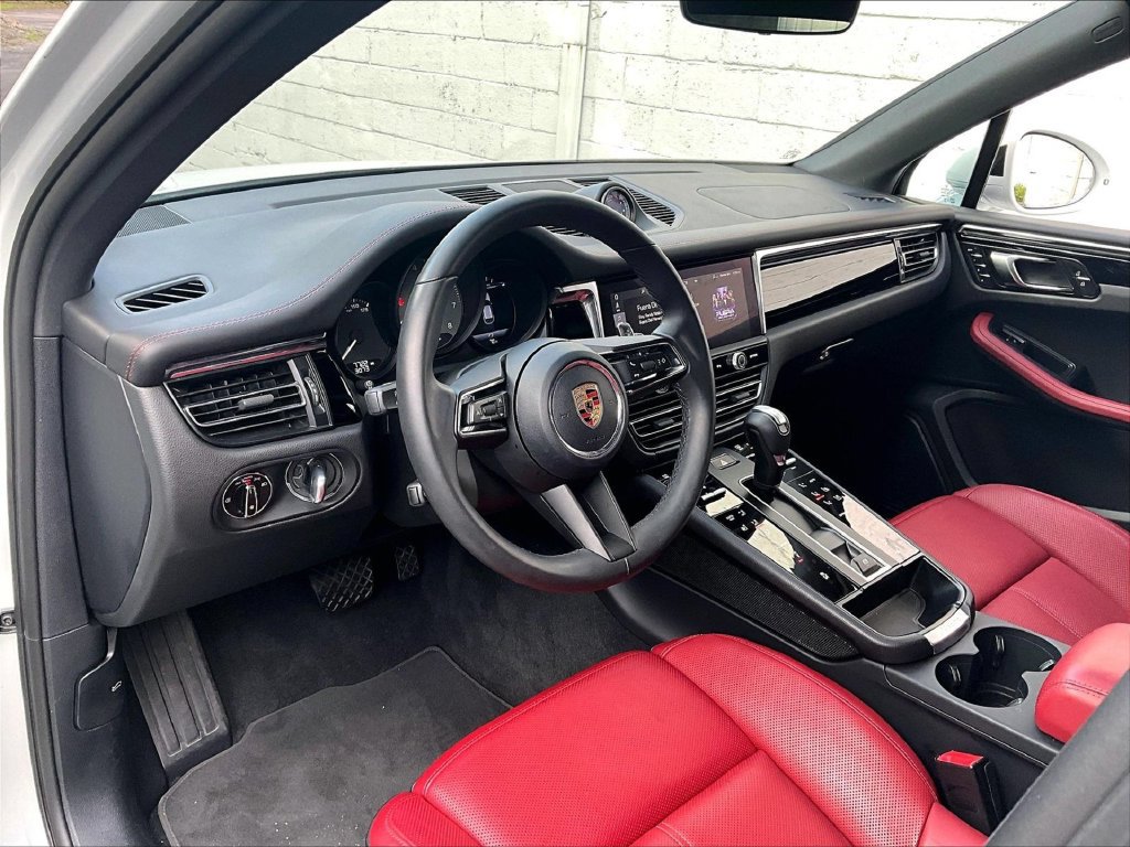 Certified 2026 Porsche Macan S AWD/4WD image 4