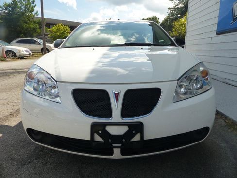 Used 2007 Pontiac G6 GT w/ Premium Package FWD image 3