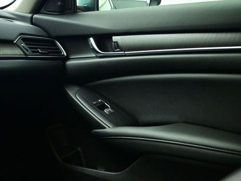 Used 2022 Honda Accord Touring image 17