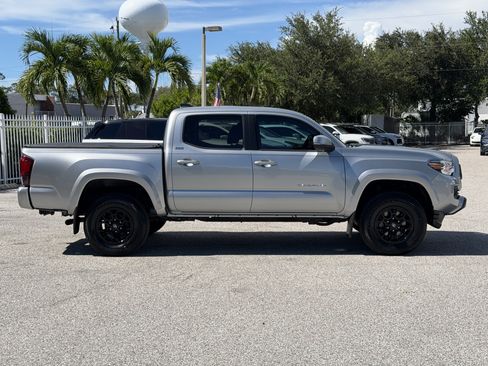 Used 2022 Toyota Tacoma SR5 w/ Technology Package RWD image 8