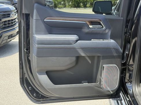 Used 2023 Chevrolet Silverado 1500 High Country w/ High Country Premium Package AWD/4WD image 37