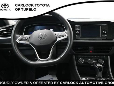 Used 2024 Volkswagen Jetta SE w/ Panoramic Sunroof Package FWD image 31