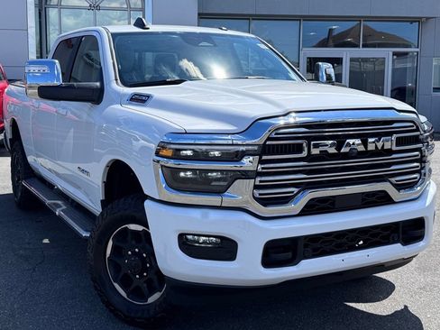 Used 2025 RAM 2500 Laramie AWD/4WD image 1
