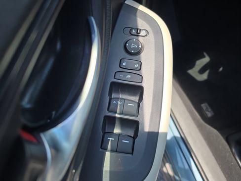 Certified 2025 Honda HR-V LX image 13