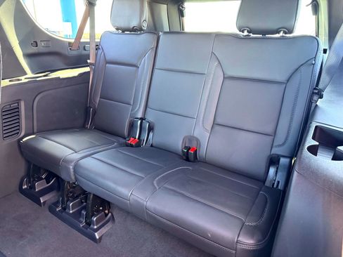 Used 2025 GMC Yukon XL Denali w/ Denali Reserve Package image 19