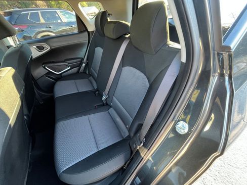 Used 2025 Kia Soul LX w/ LX Technology Package image 32