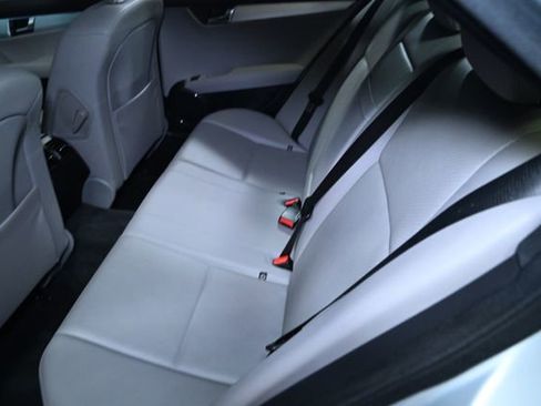 Used 2008 Mercedes-Benz C 300 Sedan image 38