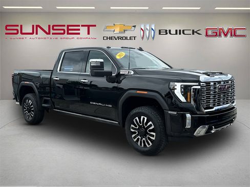 Used 2025 GMC Sierra 2500 Denali w/ Denali Reserve Package AWD/4WD image 1