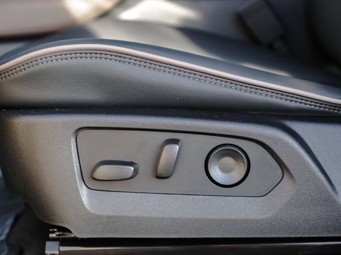 New 2026 GMC Canyon Denali image 14