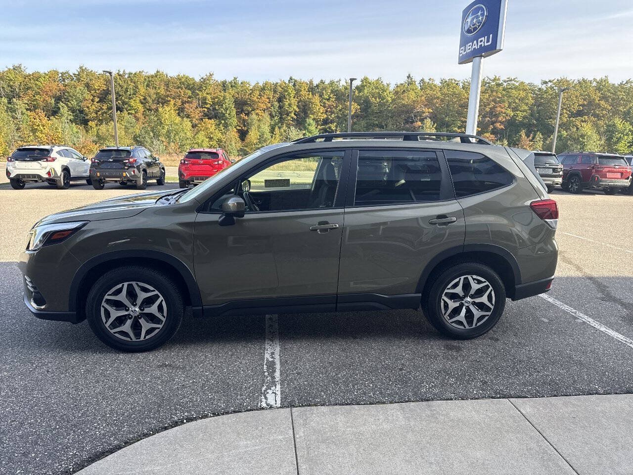 Used 2022 Subaru Forester Premium AWD/4WD image 7