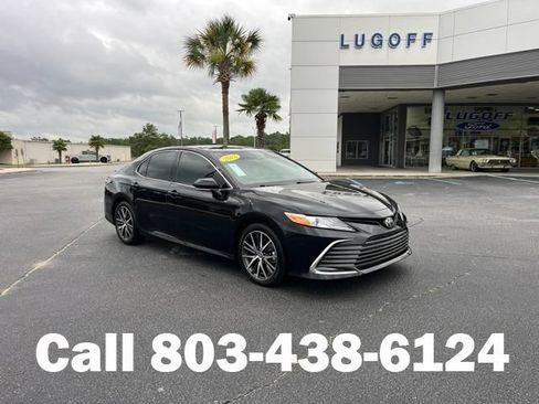 Used 2023 Toyota Camry XLE FWD image 1