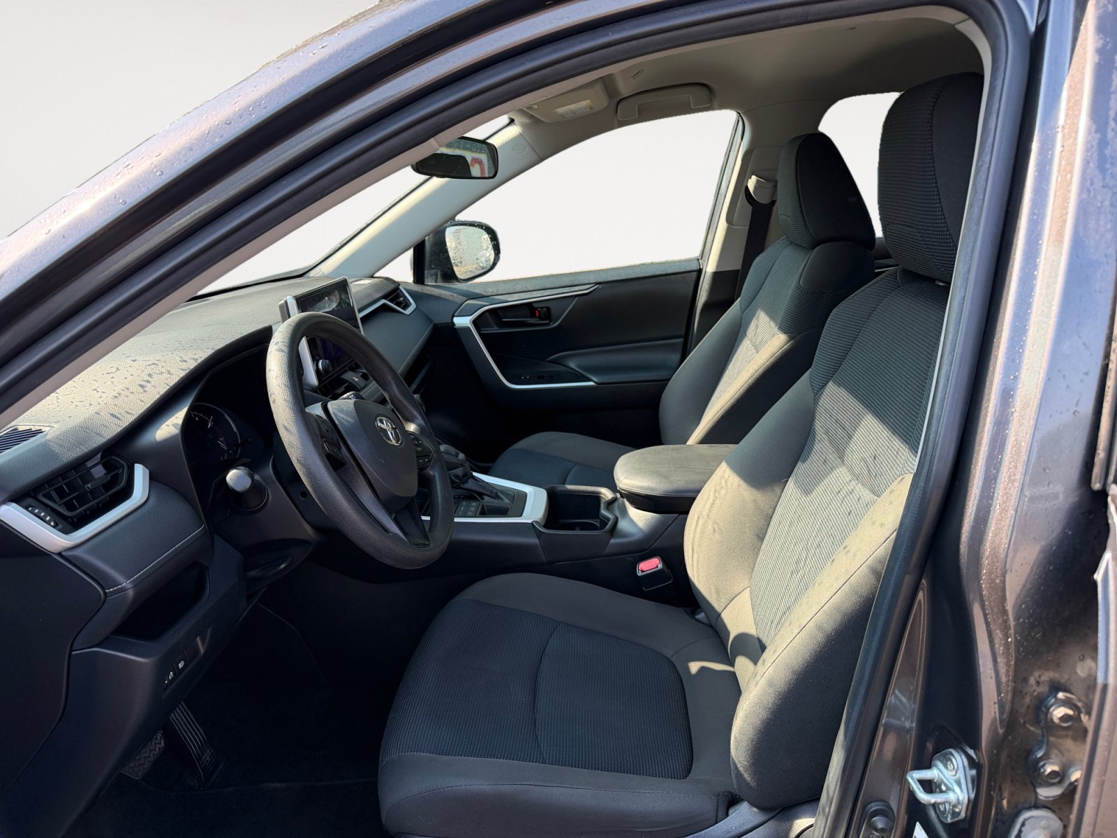 Used 2023 Toyota RAV4 LE AWD/4WD image 9