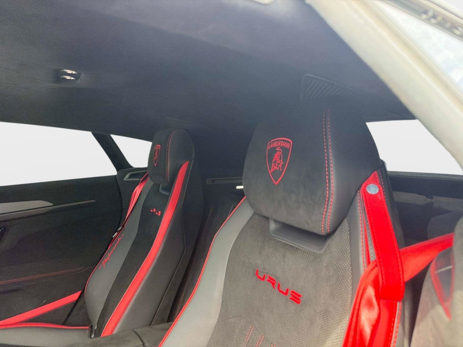 Used 2024 Lamborghini Urus Performante AWD/4WD image 16