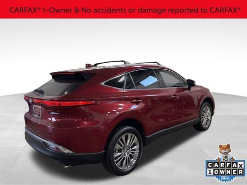 Used 2023 Toyota Venza Limited image 2