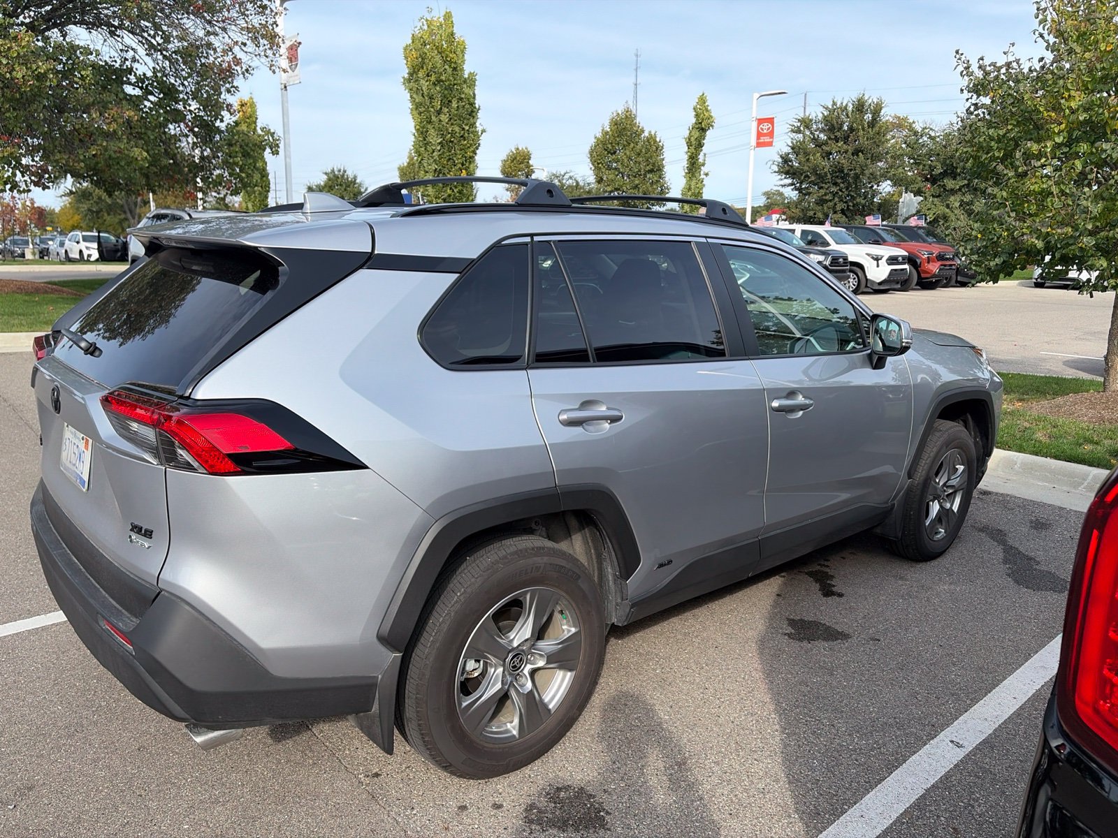 Used 2025 Toyota RAV4 XLE w/ Convenience Package AWD/4WD image 4